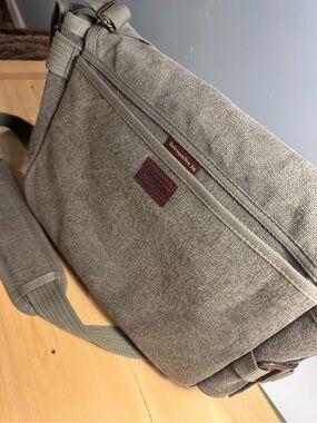 Think Tank Retrospective 7M Gray Canvas Camera Shoulder Bag w/ Padded Strap